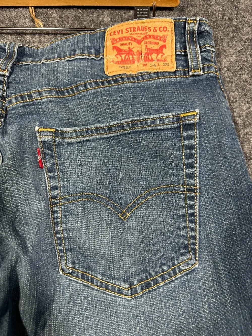 Levis 505 Jeans Mens 34 X 35 Medium Wash Cotton Stretch Straight Leg Pockets